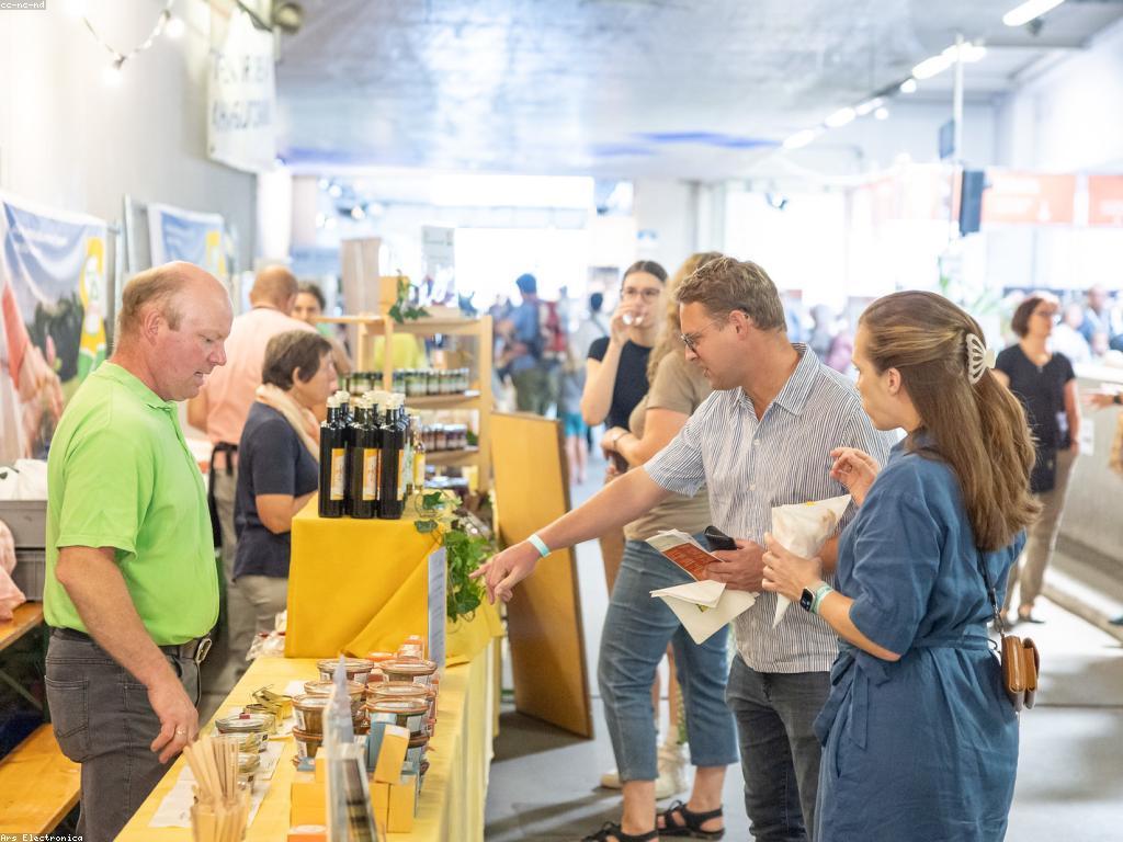 យុទ្ធសាស្ត្រស្លុត៖ យុទ្ធនាការបច្ចេកវិទ្យាថ្មីសម្រាប់ការអភិវឌ្ឍន៍ស្ថិរភាព